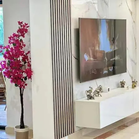 Premium By Better Bookings * Μαρμπέλλα