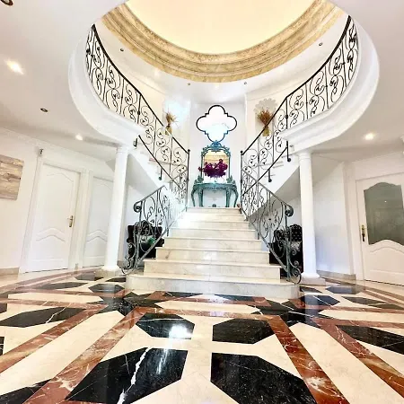 Premium By Better Bookings Marbella